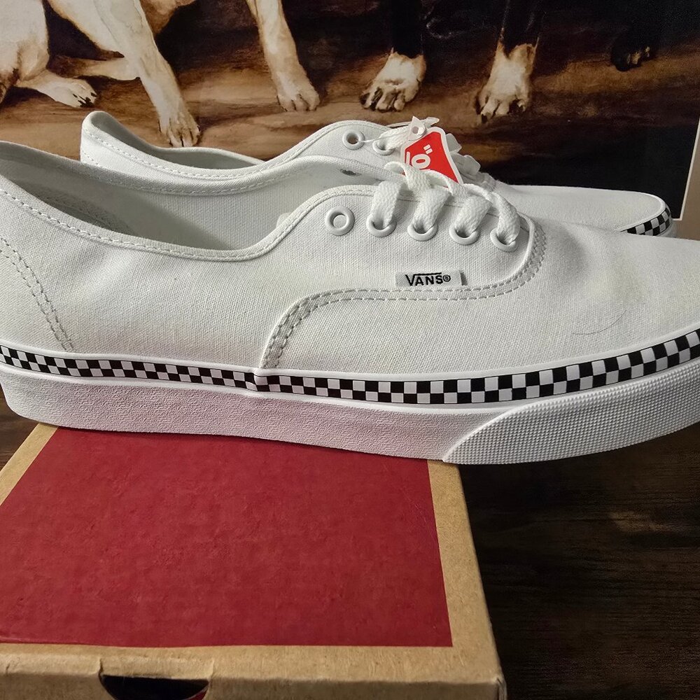 Vans Authentic VN0A38EMVJU Checkers Foxing True White RARE Size 10 MENS US NEW
